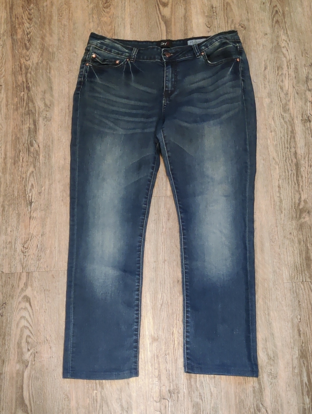 Straight Leg Women's Jeans in Dark Blue Wash